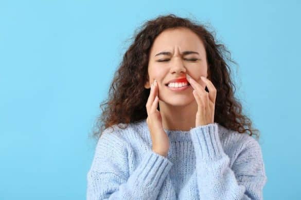 Gingivite : traitements, de l'antibiotique naturel aux remèdes maison